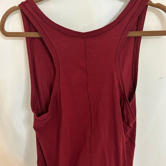 red lululemon tank - Picture 2 of 4